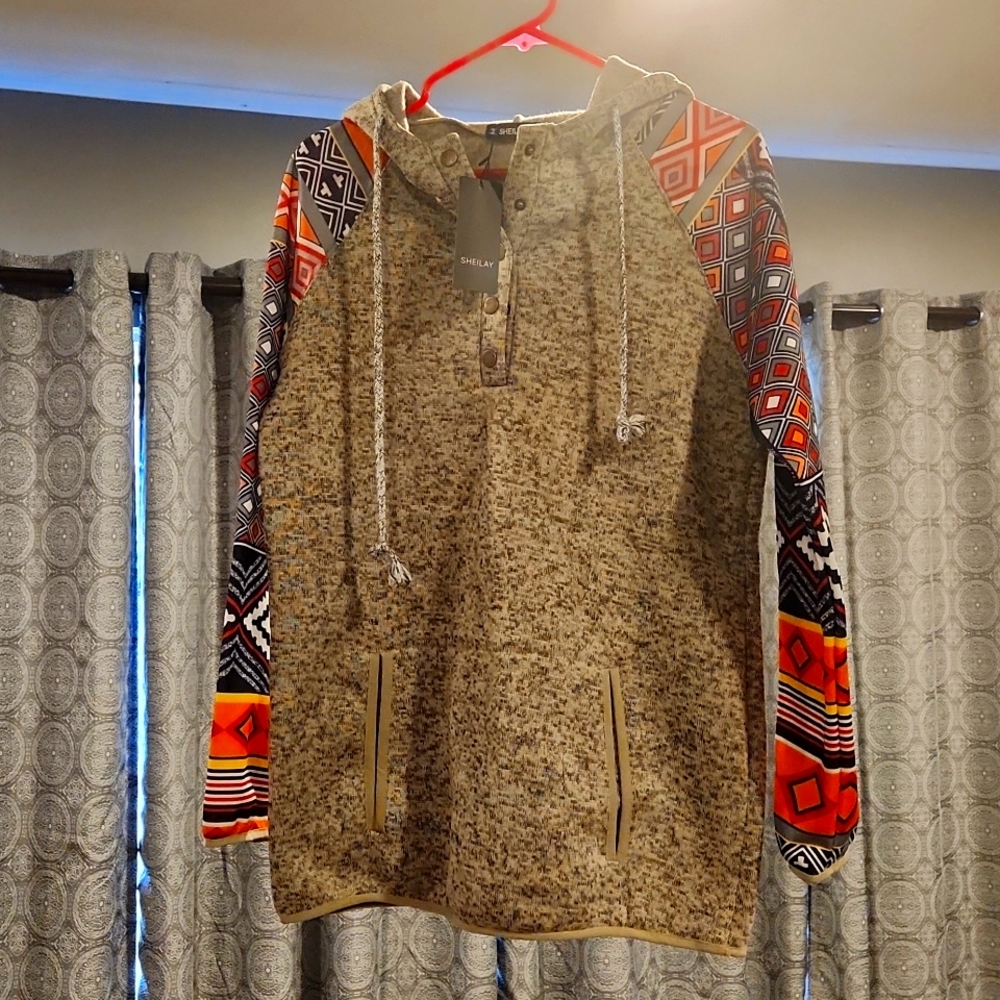 Pull over Hoodiled Sweater